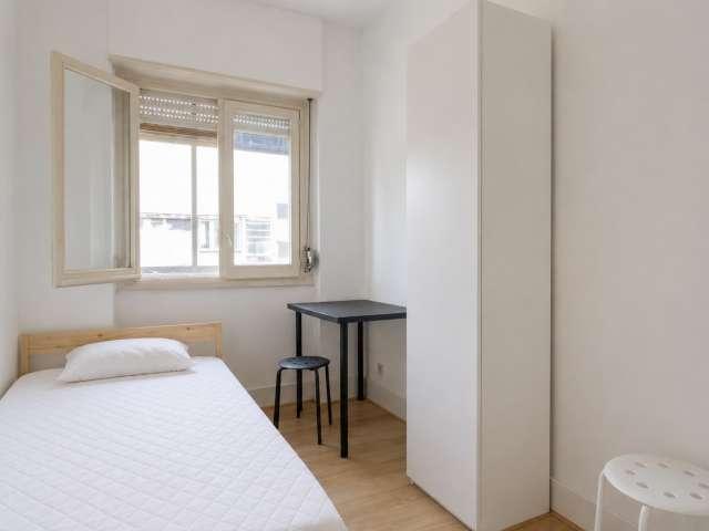 Quarto em apartamento partilhado de 6 quartos, Lisboa
