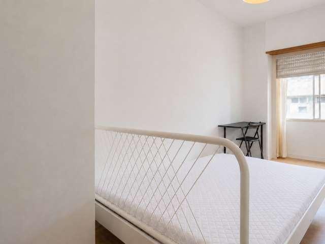 Quarto em apartamento partilhado de 6 quartos, Lisboa