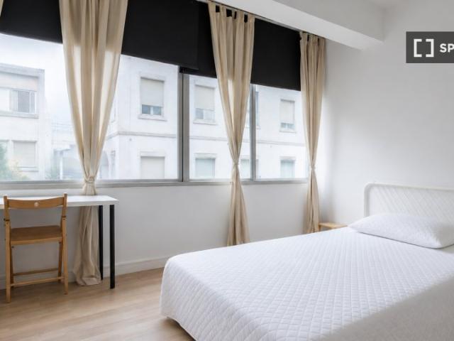 Quarto em apartamento partilhado de 6 quartos, Lisboa
