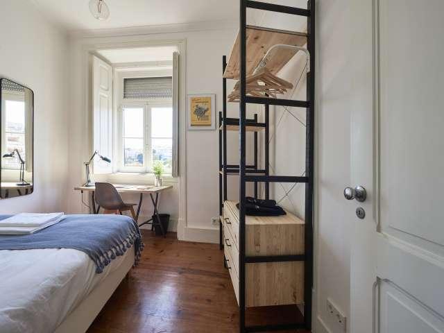 Quarto em apartamento partilhado de 6 quartos para alugar, Lisboa