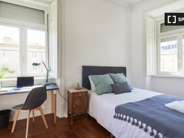 Quarto em apartamento partilhado de 6 quartos para alugar, Lisboa