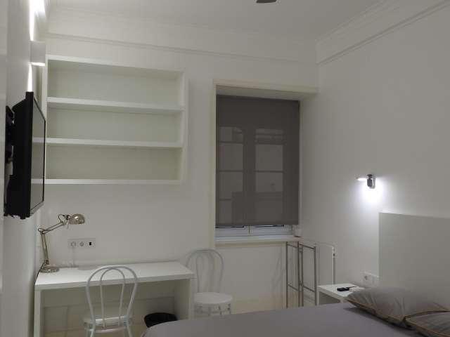 Quarto em apartamento partilhado de 6 quartos para alugar, Lisboa