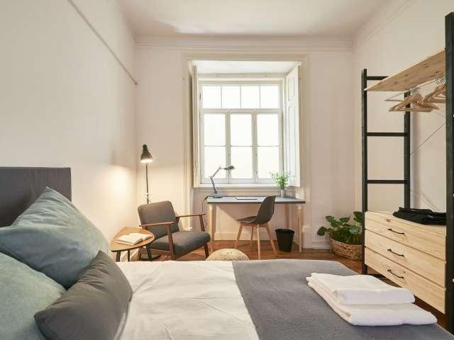 Quarto em apartamento partilhado de 6 quartos para alugar, Lisboa