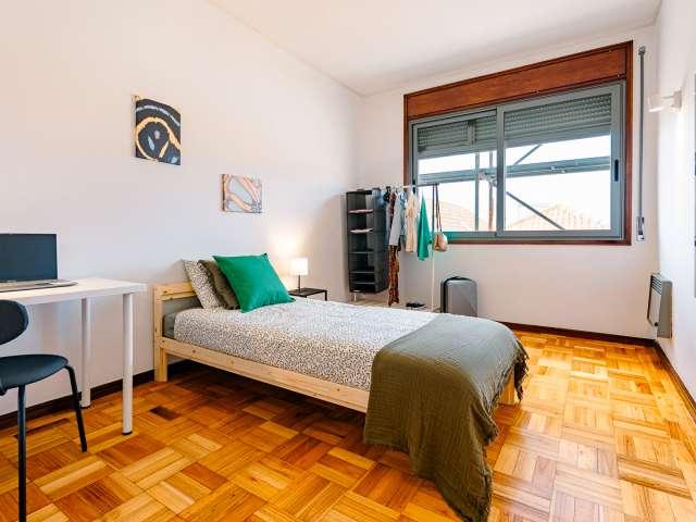 Quarto em apartamento partilhado de 6 quartos para alugar no Porto