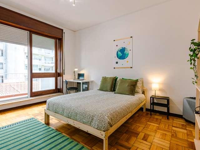 Quarto em apartamento partilhado de 6 quartos para alugar no Porto