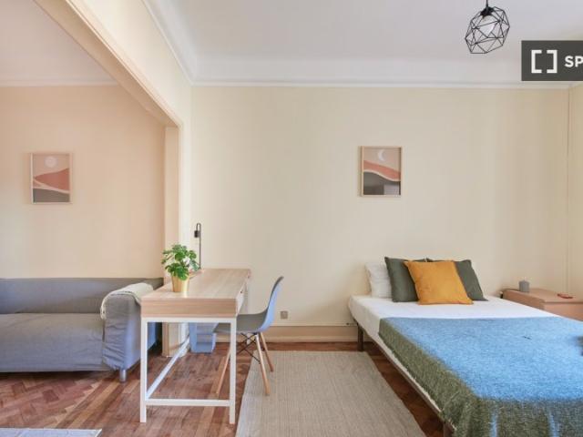 Quarto em apartamento partilhado de 7 quartos, Lisboa