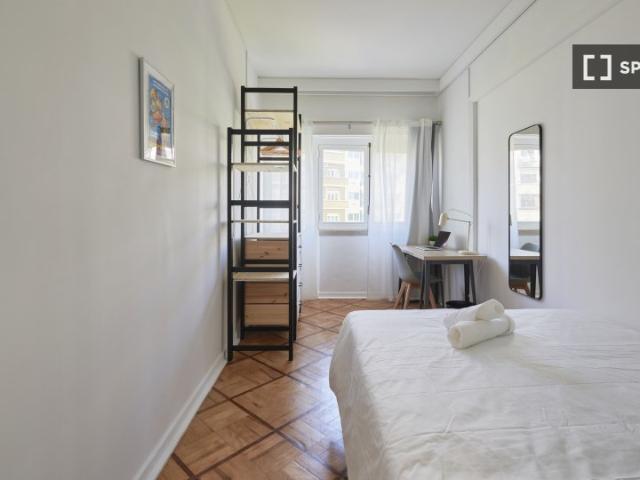 Quarto em apartamento partilhado de 7 quartos para alugar em Lisboa
