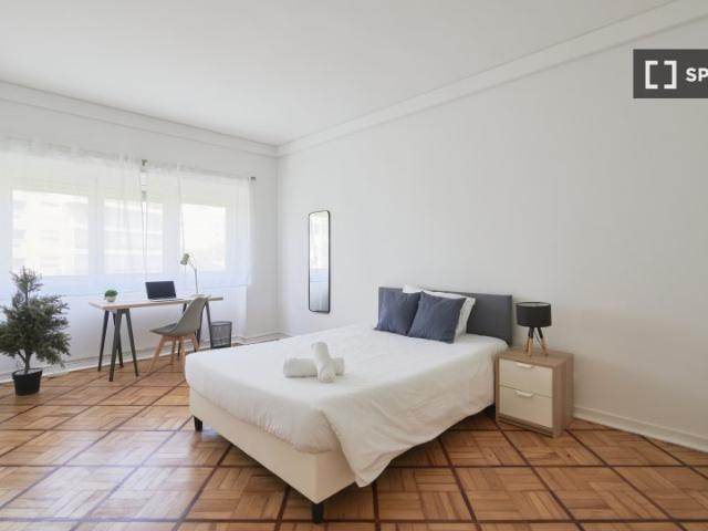 Quarto em apartamento partilhado de 7 quartos para alugar em Lisboa