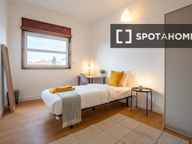 Quarto em apartamento partilhado de 7 quartos para alugar no Porto