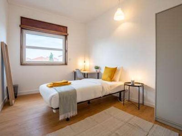 Quarto em apartamento partilhado de 7 quartos para alugar no Porto