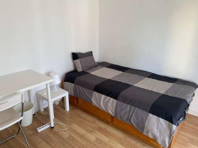 Quarto em apartamento partilhado de 8 quartos para alugar, Cascais