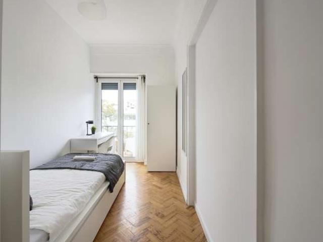 Quarto em apartamento partilhado de 9 quartos para alugar em Lisboa