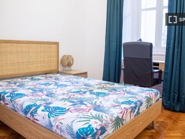 Quarto em apartamento partilhado de 10 quartos para alugar em Lisboa
