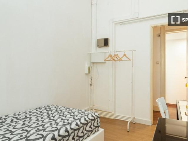 Quarto em apartamento partilhado de 11 quartos para alugar em Lisboa