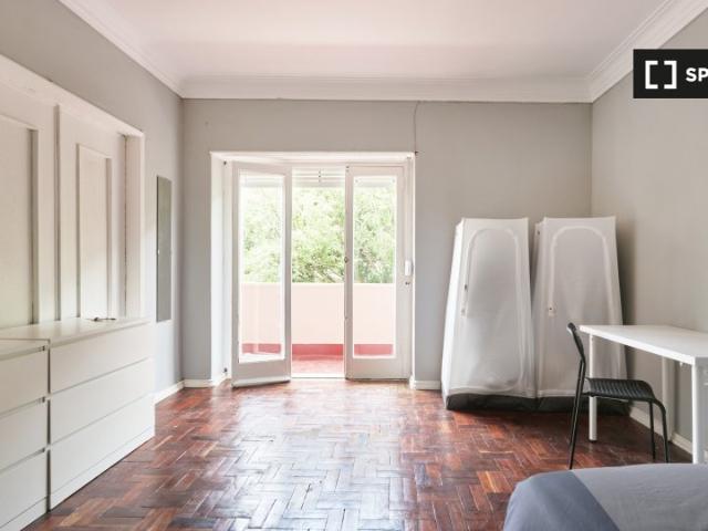 Quarto em apartamento partilhado de 11 quartos para alugar em Lisboa