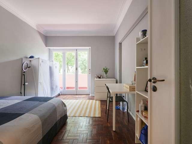 Quarto em apartamento partilhado de 11 quartos para alugar em Lisboa