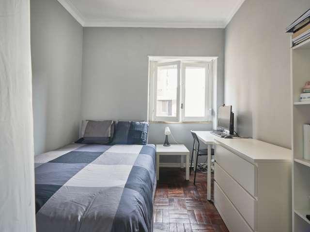 Quarto em apartamento partilhado de 11 quartos para alugar em Lisboa