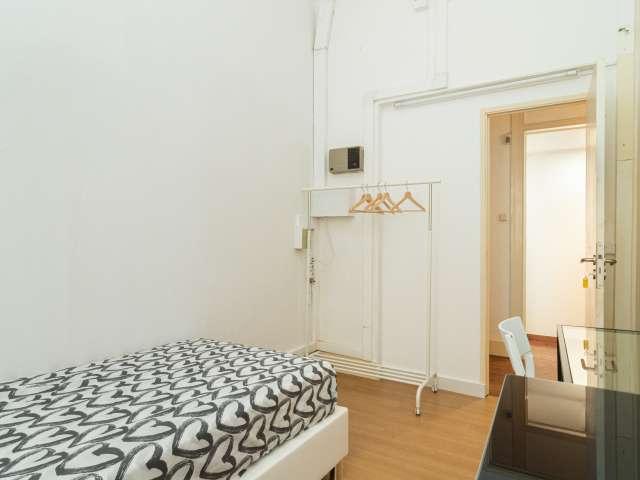 Quarto em apartamento partilhado de 11 quartos para alugar em Lisboa