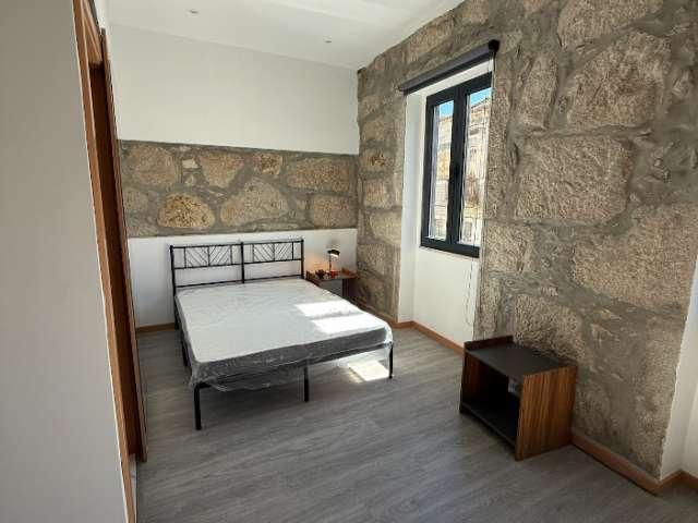 Quarto em apartamento partilhado de 3 quartos em Vila Nova de Gaia
