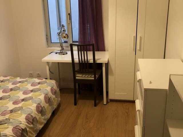 Quarto em apartamento partilhado de estudantes em Lisboa