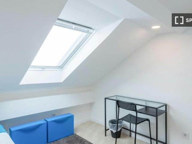 Quarto disponível para alugar em apartamento com 20 quartos em Gondomar, Porto