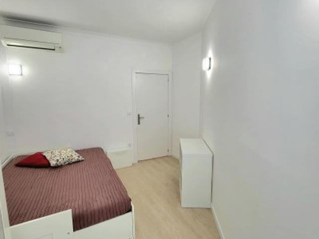 Quarto disponível para alugar em apartamento com 20 quartos em Gondomar, Porto