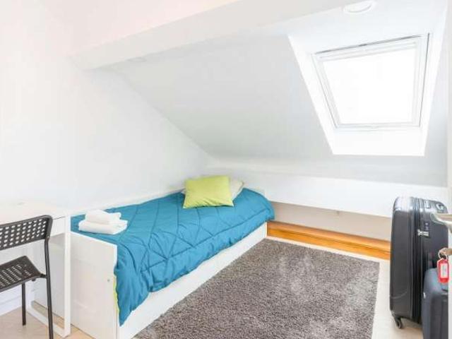 Quarto disponível para alugar em apartamento com 20 quartos em Gondomar, Porto