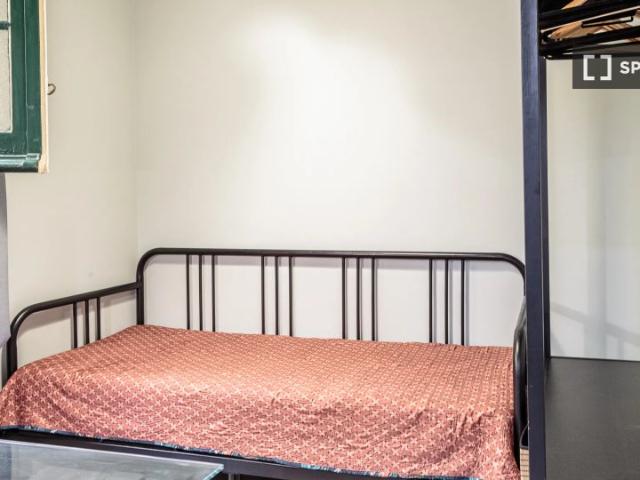 Quarto em apartamento compartilhado de 3 quartos, Lisboa