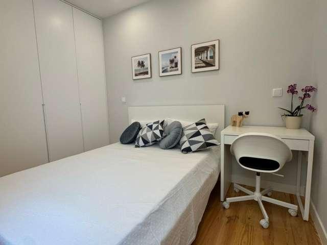Quarto em apartamento partilhado para alugar em Lisboa