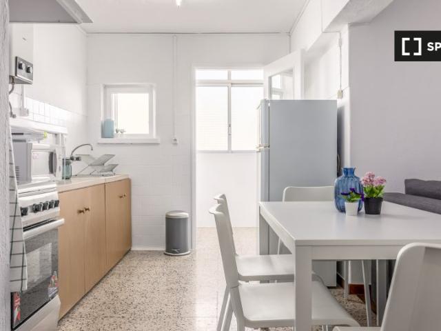 Quarto em apartamento partilhado para alugar em Lisboa