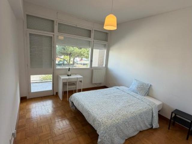 Quarto em apartamento partilhado para alugar em Lisboa