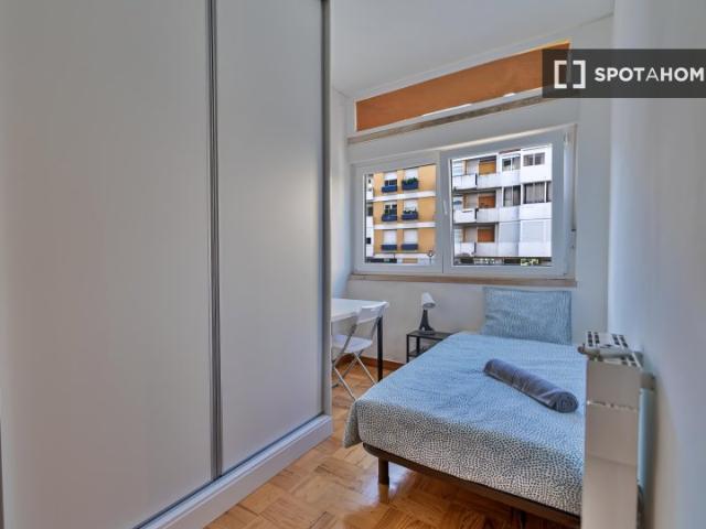 Quarto em apartamento partilhado para alugar em Lisboa