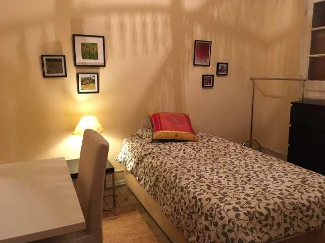 Quarto em apartamento partilhado para alugar em Lisboa