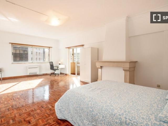 Quarto em apartamento partilhado para alugar em Lisboa
