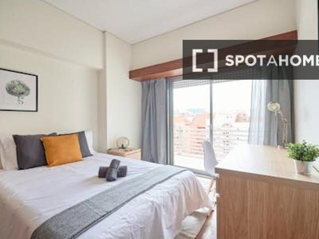 Quarto em apartamento partilhado para alugar em Lisboa