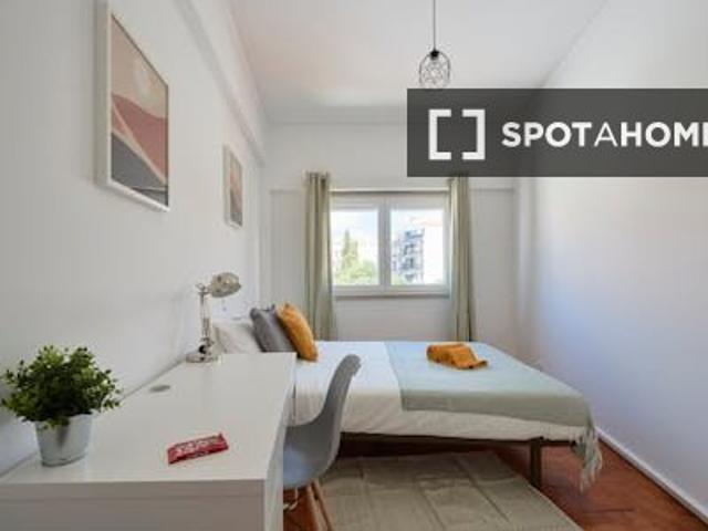 Quarto em apartamento partilhado para alugar em Lisboa