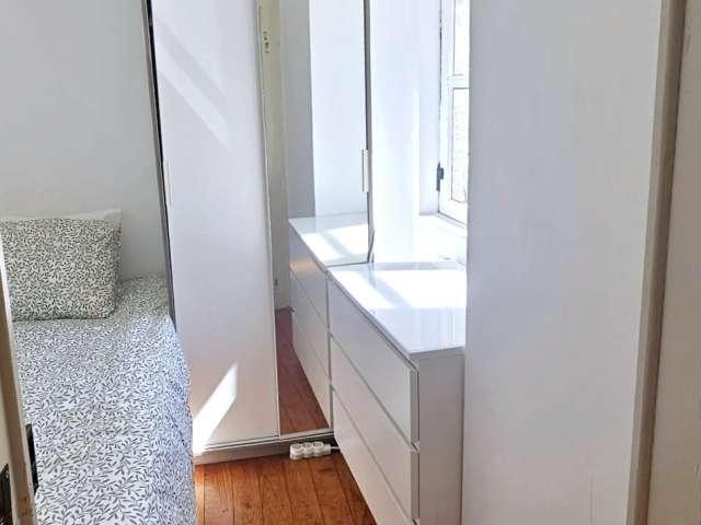 Quarto em apartamento partilhado para alugar em Lisboa
