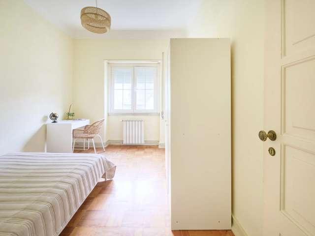 Quarto em apartamento partilhado para alugar em Lisboa