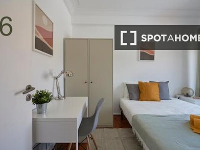 Quarto em apartamento partilhado para alugar em Lisboa