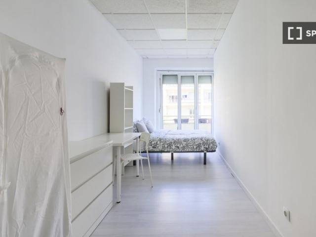 Quarto em apartamento partilhado para alugar em Lisboa