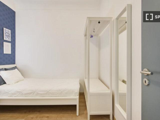 Quarto em apartamento partilhado de 4 quartos para alugar em Lisboa