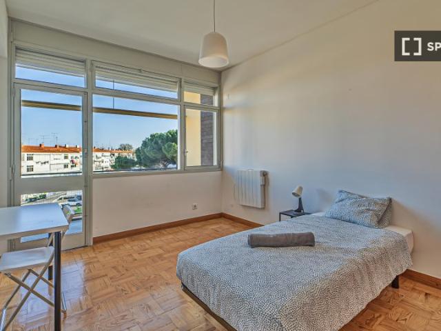Quarto em apartamento partilhado para alugar em Lisboa