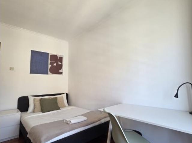 Quarto em apartamento compartilhado com 7 quartos em Lisboa