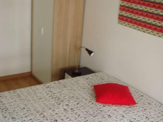 Quarto em apartamento partilhado para alugar em Lisboa