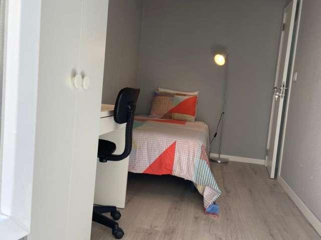 Quarto em apartamento partilhado para alugar em Lisboa