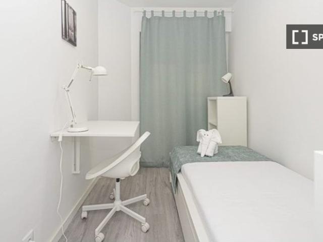 Quarto em apartamento partilhado para alugar em Lisboa