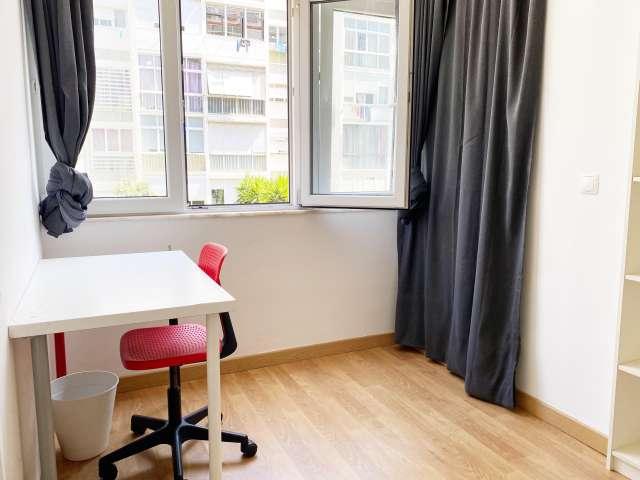 Quarto em apartamento partilhado para alugar em Lisboa