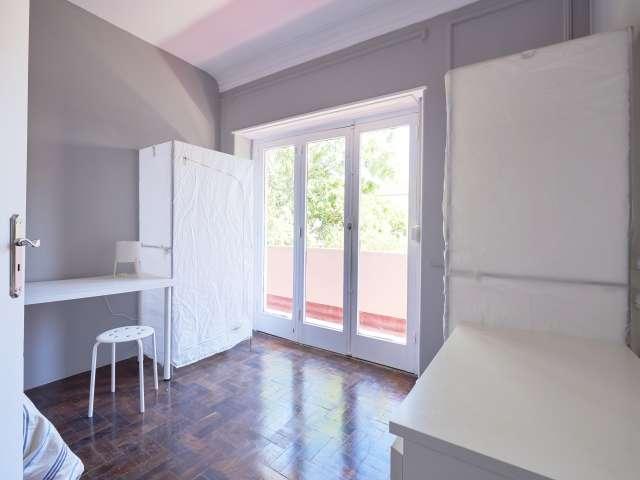 Quarto em apartamento partilhado para alugar em Lisboa
