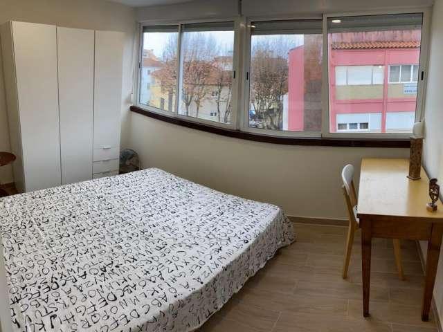 Quarto em apartamento partilhado para alugar em Lisboa