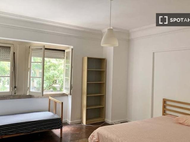 Quarto em apartamento partilhado para alugar em Lisboa